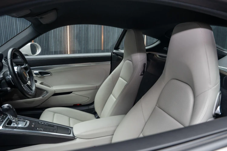 Vehicle Image 36