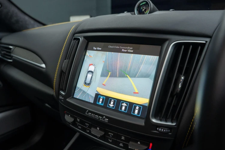 Vehicle Image 8