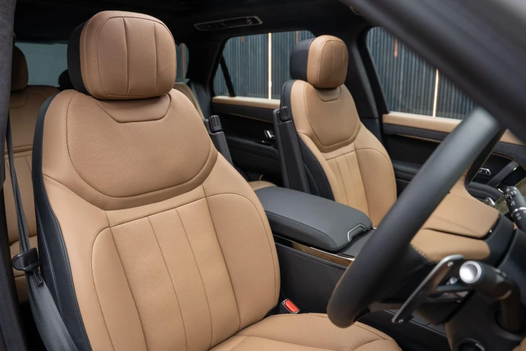 Vehicle Image 12