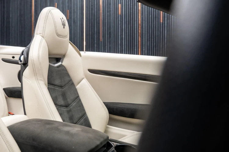 Vehicle Image 33