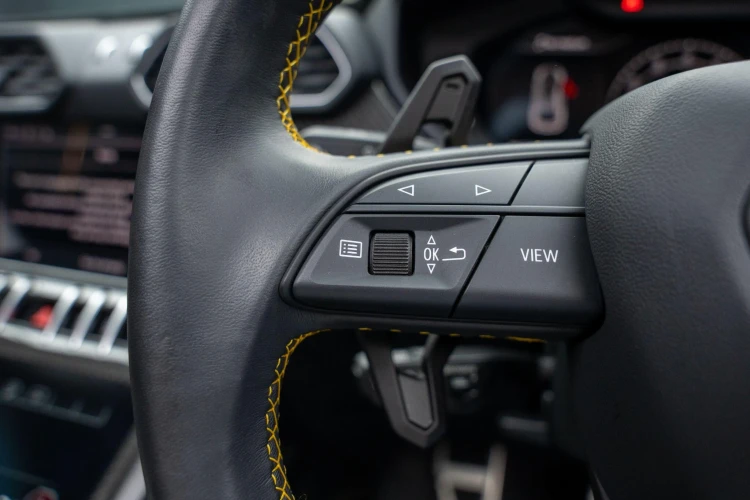 Vehicle Image 28