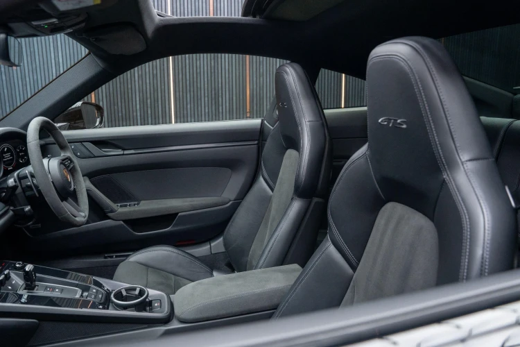 Vehicle Image 37