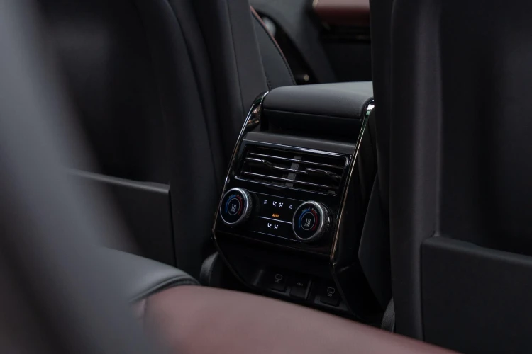 Vehicle Image 30