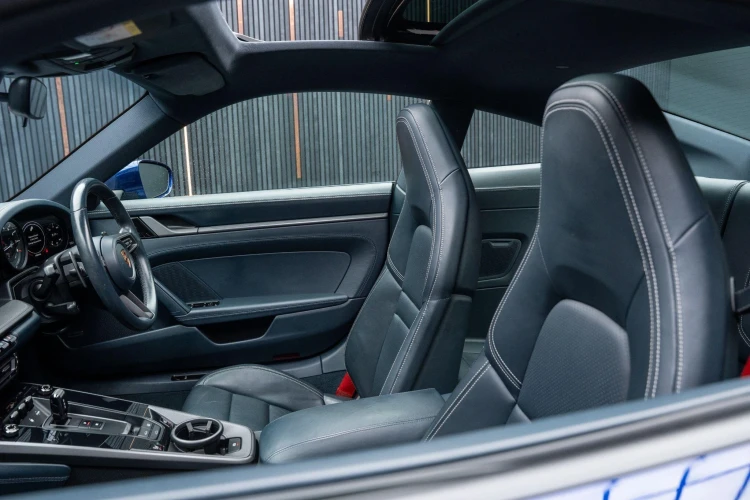 Vehicle Image 35