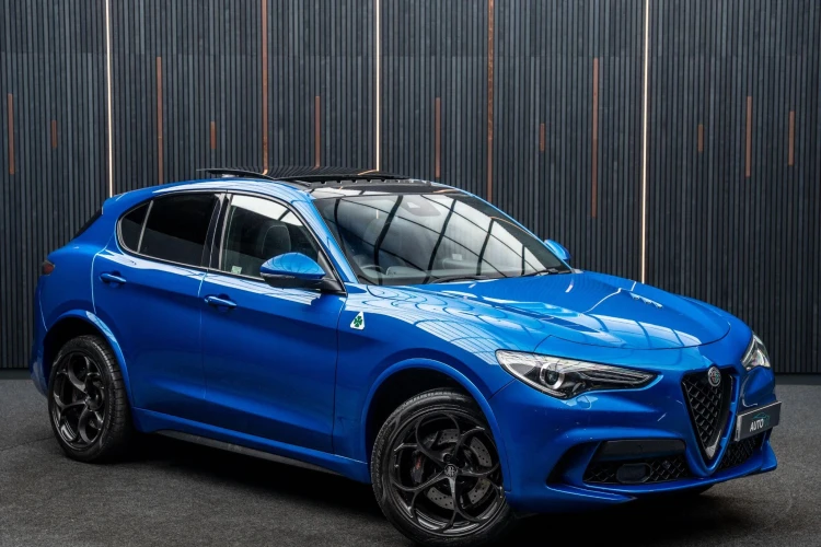 Vehicle Image 5