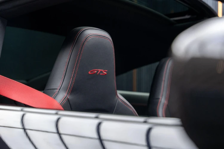 Vehicle Image 33