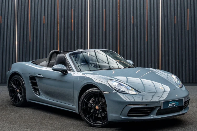 Vehicle Image 9