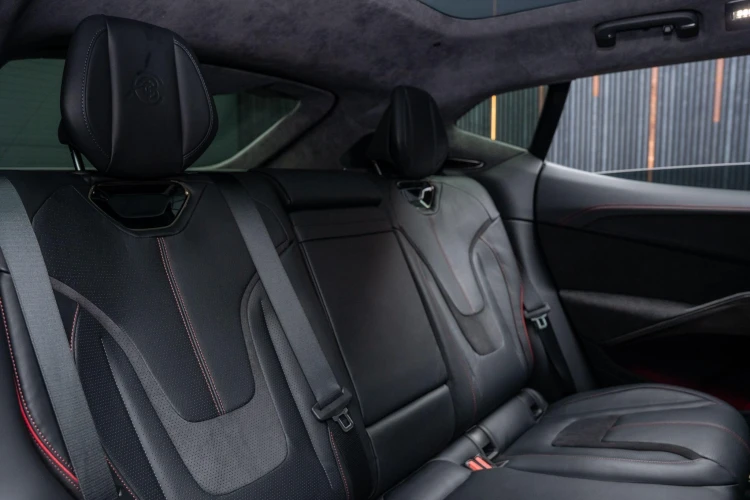 Vehicle Image 14