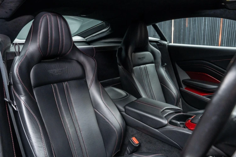 Vehicle Image 12