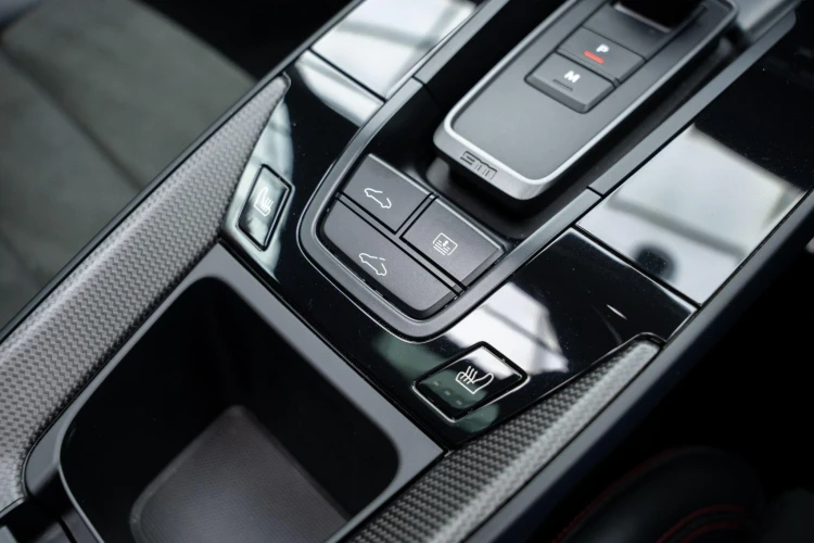 Vehicle Image 38