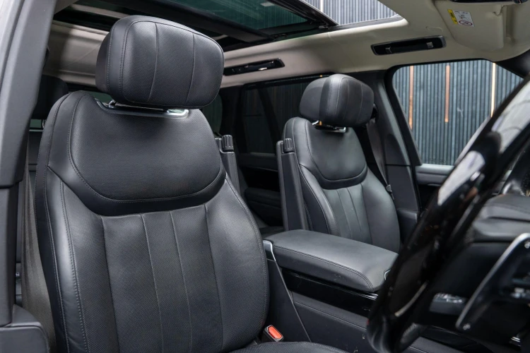 Vehicle Image 12