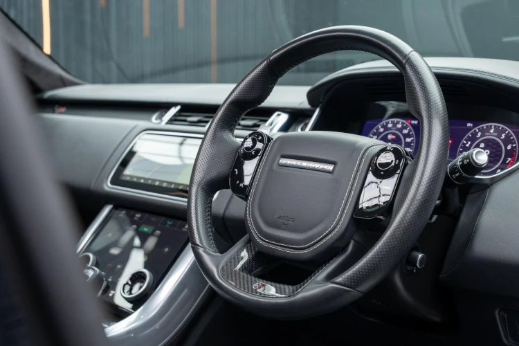 Vehicle Image 32