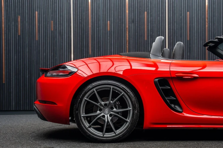 Vehicle Image 21