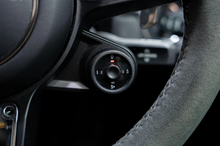 Vehicle Image 35