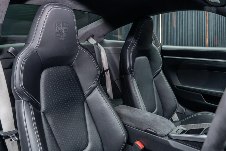 Vehicle Image 12