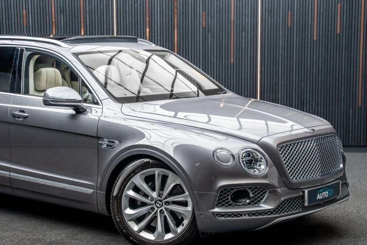 Vehicle Image 9