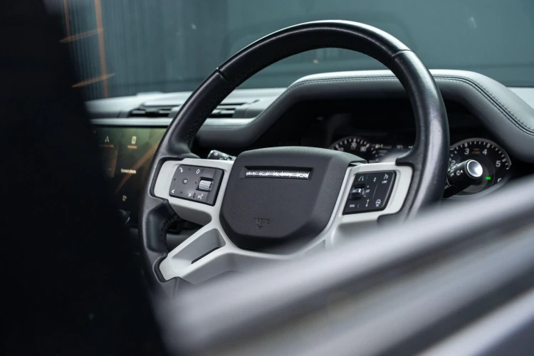 Vehicle Image 38