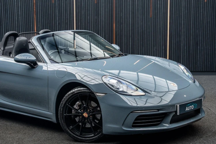 Vehicle Image 13