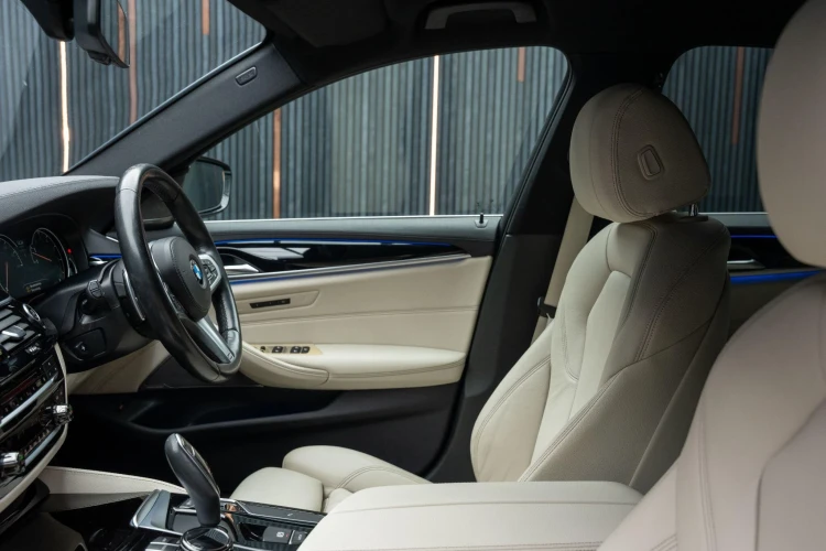 Vehicle Image 40