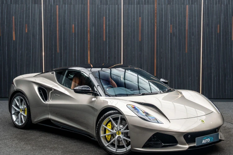 Vehicle Image 5
