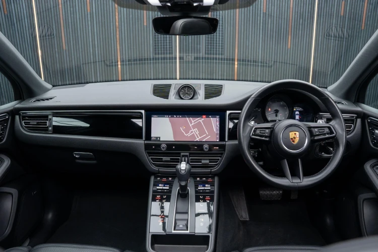 Vehicle Image 38