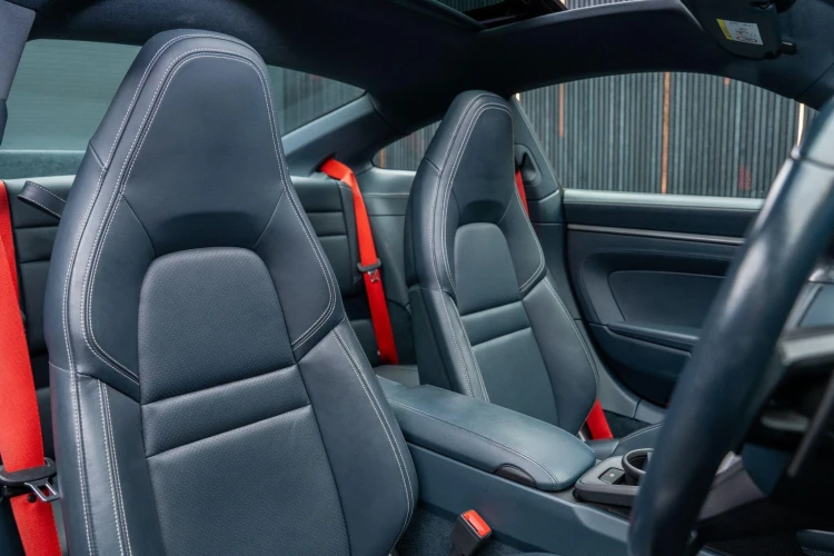 Vehicle Image 12