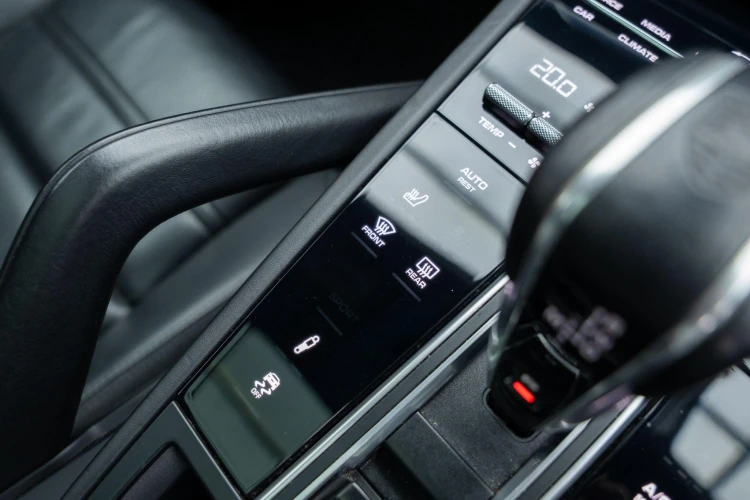 Vehicle Image 33