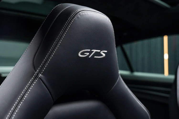 Vehicle Image 40