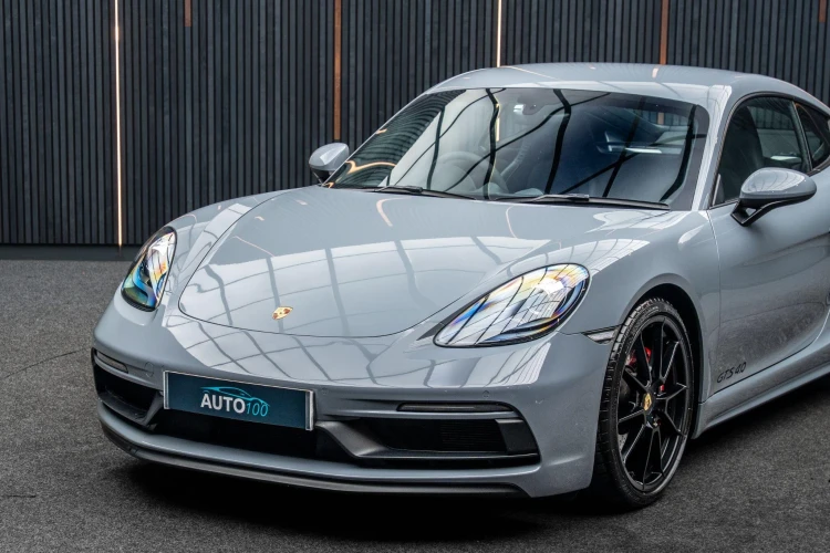 Vehicle Image 5