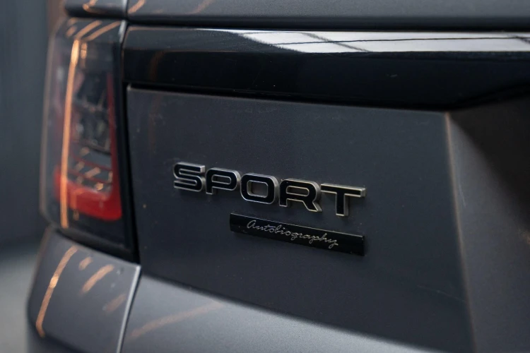 Vehicle Image 25