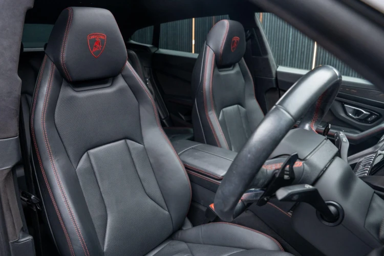 Vehicle Image 12