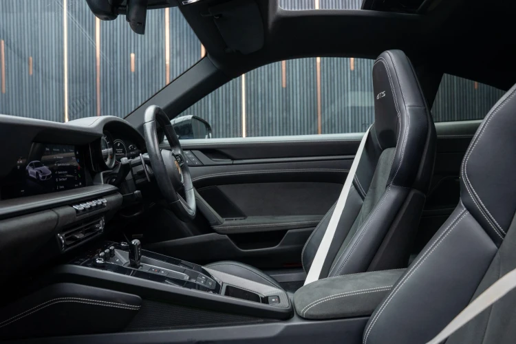Vehicle Image 38