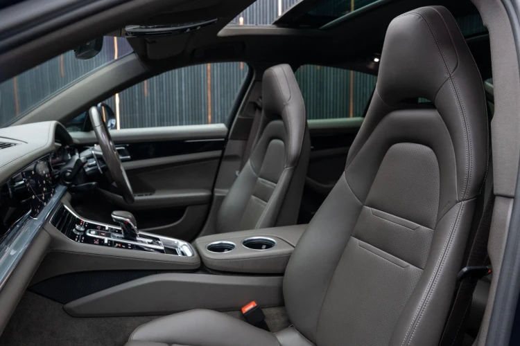 Vehicle Image 38
