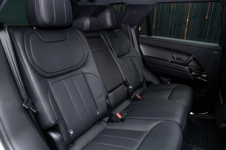 Vehicle Image 14
