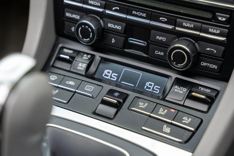 Vehicle Image 18