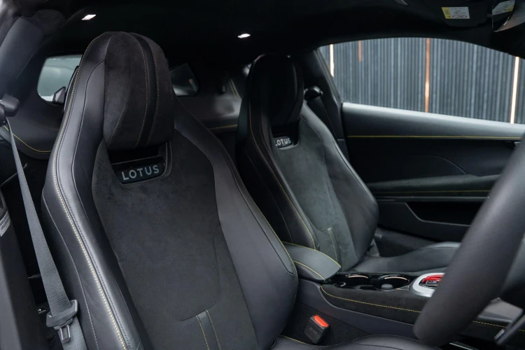 Vehicle Image 12