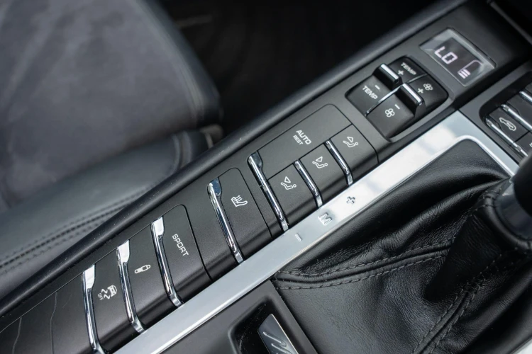 Vehicle Image 24