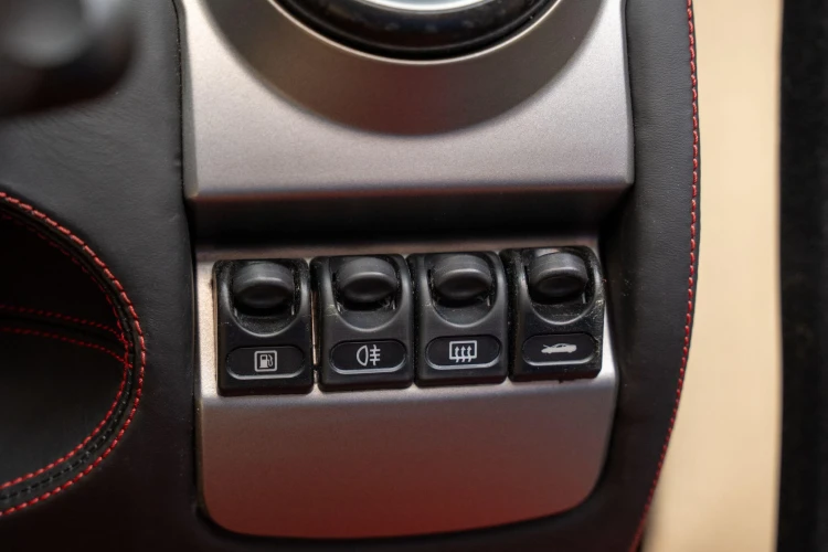 Vehicle Image 21