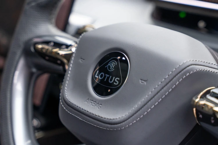 Vehicle Image 30