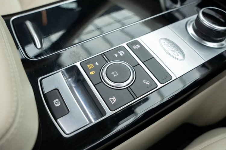 Vehicle Image 30