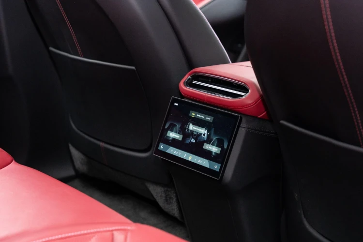 Vehicle Image 35