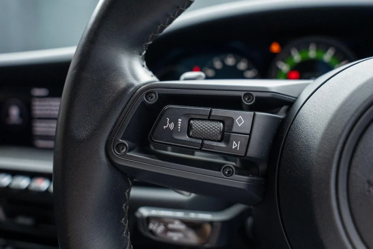 Vehicle Image 21