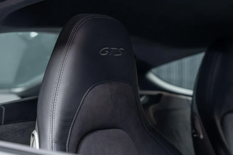 Vehicle Image 19