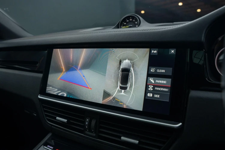 Vehicle Image 8