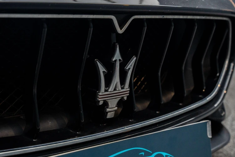 Vehicle Image 25