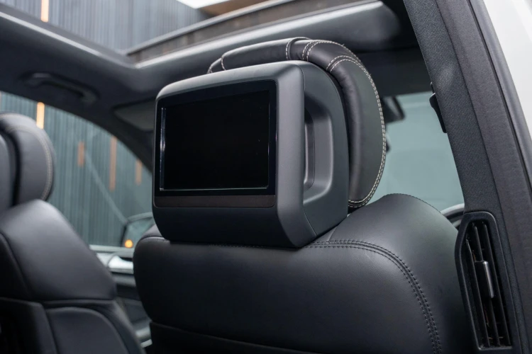 Vehicle Image 6