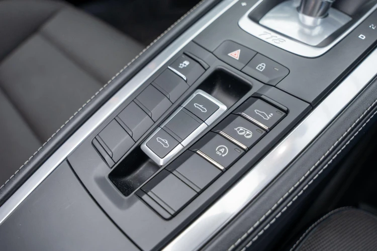 Vehicle Image 30