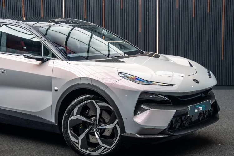 Vehicle Image 9