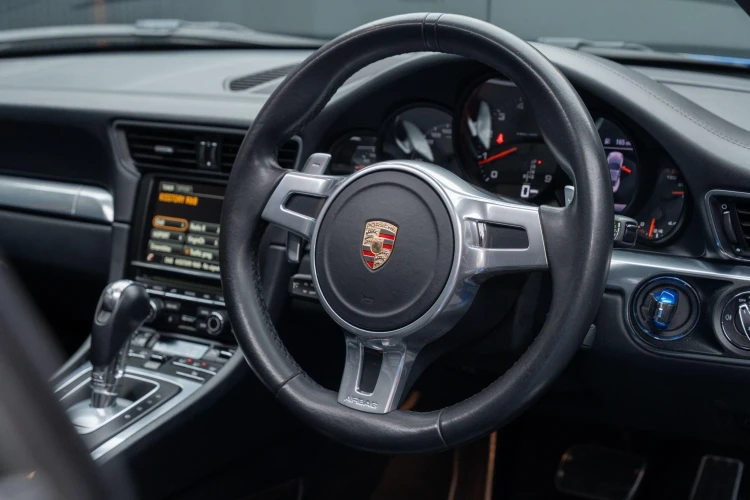 Vehicle Image 10