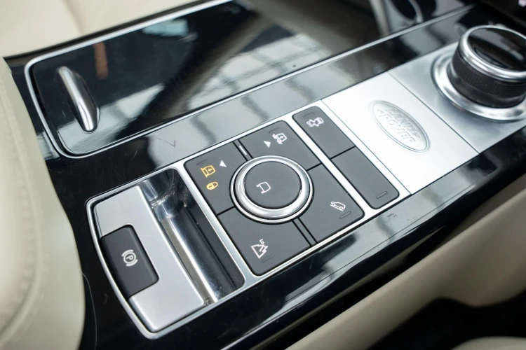 Vehicle Image 30